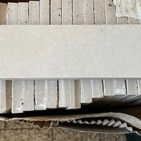 Mattonelle in ceramica beige 5×20 cm - stock