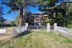 GUALDO CATTANEO - SAN TERENZIANO: CASA SINGOLA CON