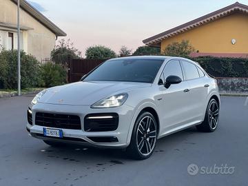 Porsche Cayenne 3.0 V6 E-Hybrid GTS