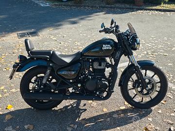 Royal Enfield Meteor 350 Fireball Black