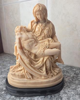 Scultura  La Pietà 