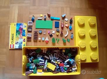 Scatola lego con centinaia pezzi
