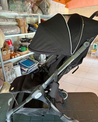 Passeggino Chicco leggero compatto con sacca