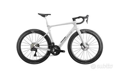 Bianchi Infinito Pro Ultegra DI2 4iiii Power Meter