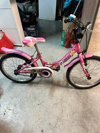 Bicicletta per bambina e monopattino per bambino