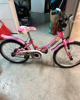 Bicicletta per bambina e monopattino per bambino