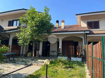 PORZIONE DI TRIFAMILIARE A SANGANO