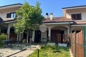 PORZIONE DI TRIFAMILIARE A SANGANO