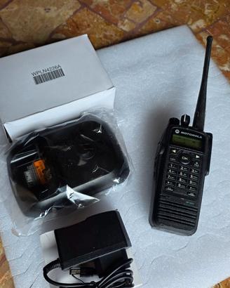 MOTOROLA DP3601 GPS UHF ricetrasmettitore