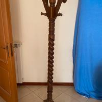 Appediabiti in legno
