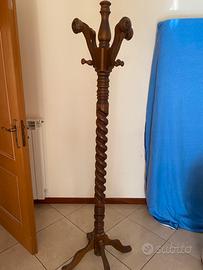 Appediabiti in legno