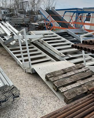 Scala in ferro verniciato H3100 DX e SX