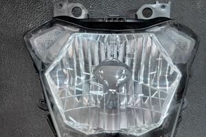 Faro Kawasaki Z650
