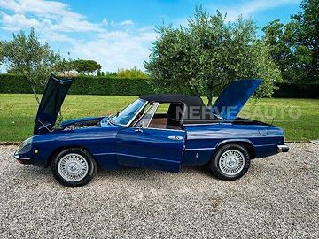 Alfa Romeo Duetto Spider 2000 Blu Interni Beige 19