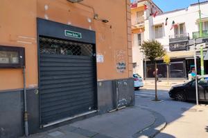 Negozio Piazza Castello con doppio ingresso