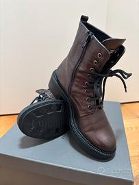 Tosca Blu Anfibi in pelle 36