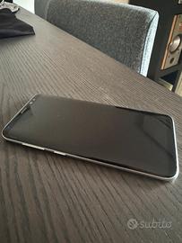 Smartphone Samsunggalaxy s8 tenuto bene