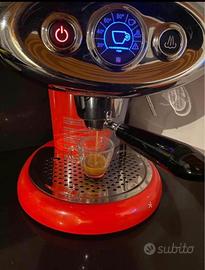 Caffè cappuccino Illy con capsule iperespresso