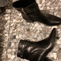 Eleganti stivaletti di cuoio neri Marella