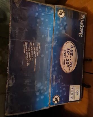 Piscina tonda da giardino smontabile Bestway.