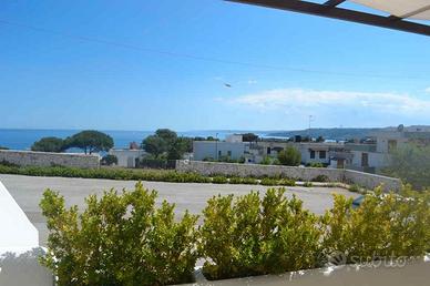 SALENTO Trilocale climatizzato 200m fronte mare