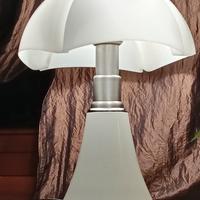 lampada pipistrello Gae aulenti