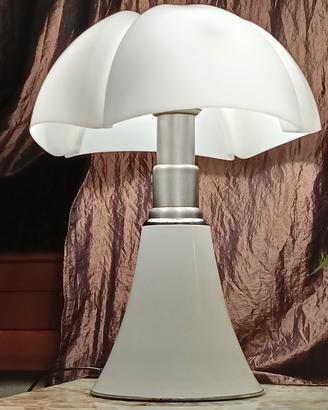 lampada pipistrello Gae aulenti