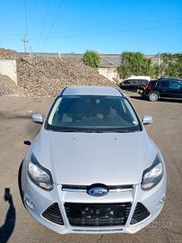 Ford Focus (CB8) Anno 2012 | SOLO PER RICAMBI