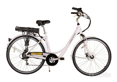 Bici elettrica, bianca