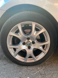 4 cerchi con gomme alfa romeo mito 16 pollici