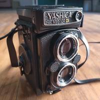 Yashica Mat 124G