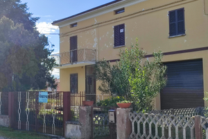 Casa indipendente con ampio giardino privato