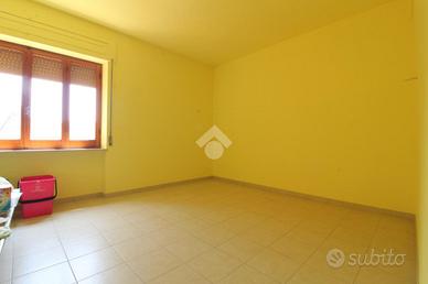 3 LOCALI A SPOLTORE