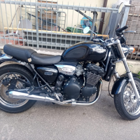 Triumph Legend 900
