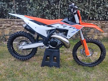 KTM SX 250 anno 2023, H totali 11.
