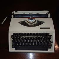 Macchina da scrivere VINTAGE anni 1980 TRIUMPH Por