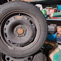 Gomme su cerchi in ferro da 14 pollici