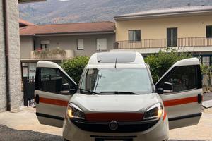 Autovettura per trasporto persone con disabilità