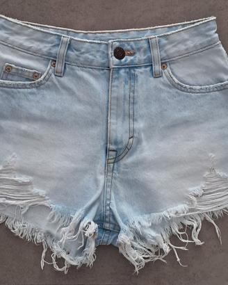 Pantaloncini donna.  