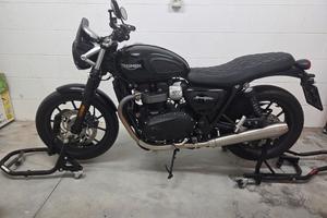Triumph Street Twin 900