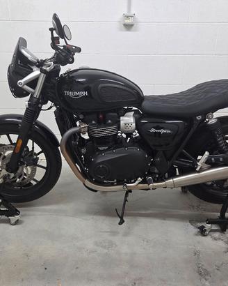 Triumph Street Twin 900