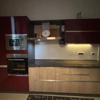 Cucina completa di elettrodomestici