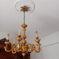 lampadario con lampada da tavolo
