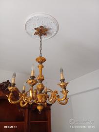lampadario con lampada da tavolo