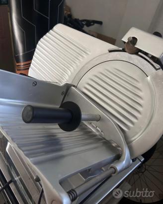 Affettatrice professionale FAC F300E - lama 300mm