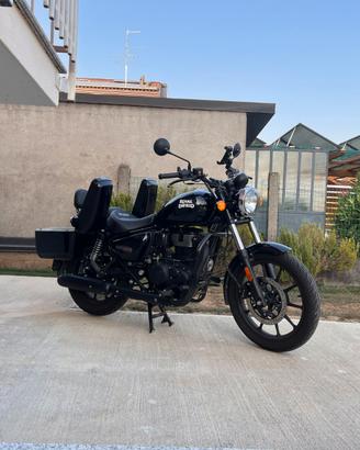 Quasi nuova moto Royal Endfield con accessori
