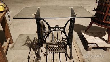 tavolo vetro con gambe Singer 
