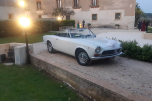 Auto d'epoca fiat 124 spider