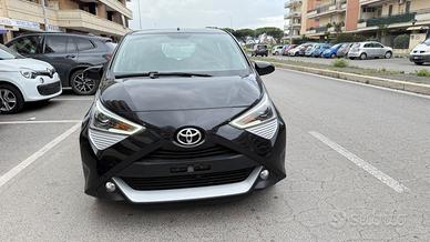 Toyota Aygo Connect 1.0 VVT-i 72 CV 5 porte x-cool