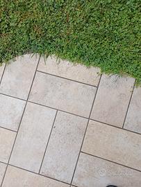 Piastrelle Gres Porcellanato per esterno. 